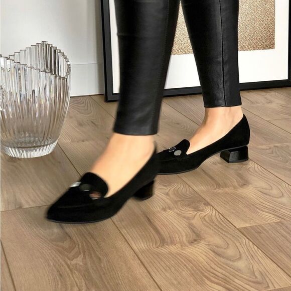 BRUNATE loafer 31891 nero
Women loafers in black nubuck leather w/ a small heel - Picture 13 of 13